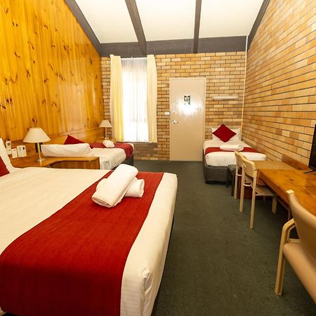 All Travellers Motor Inn Coonabarabran Exteriör bild