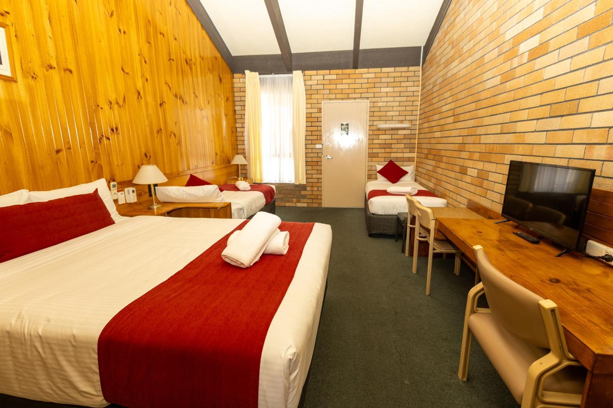 All Travellers Motor Inn Coonabarabran Exteriör bild