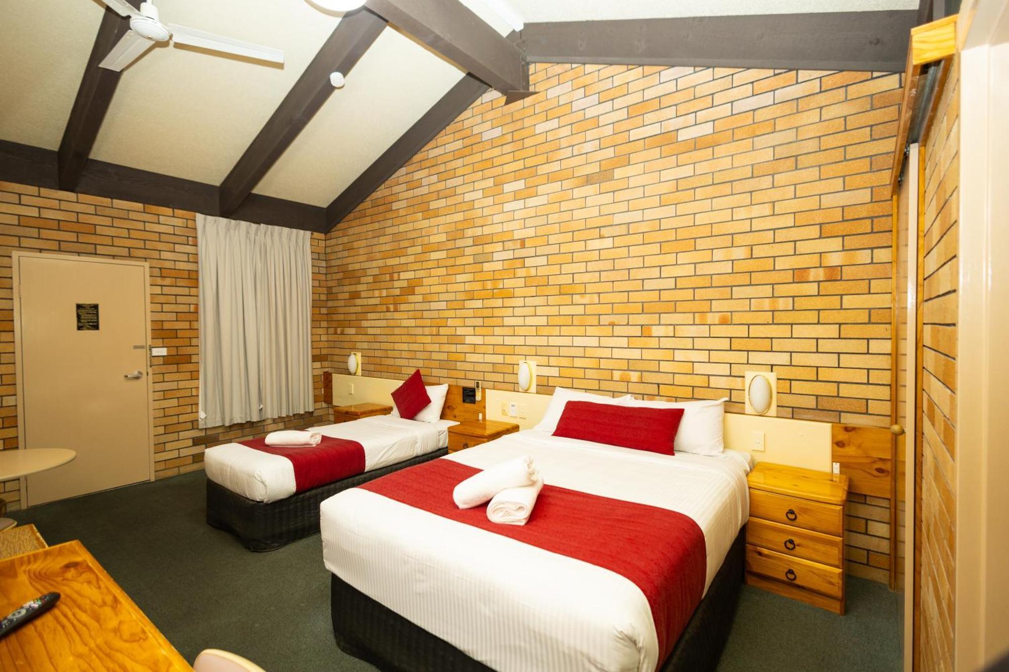 All Travellers Motor Inn Coonabarabran Exteriör bild