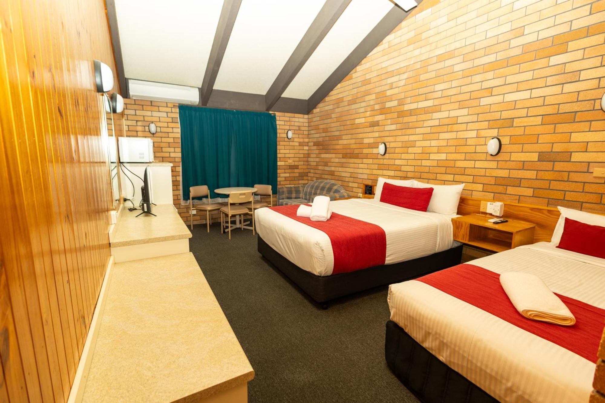 All Travellers Motor Inn Coonabarabran Exteriör bild