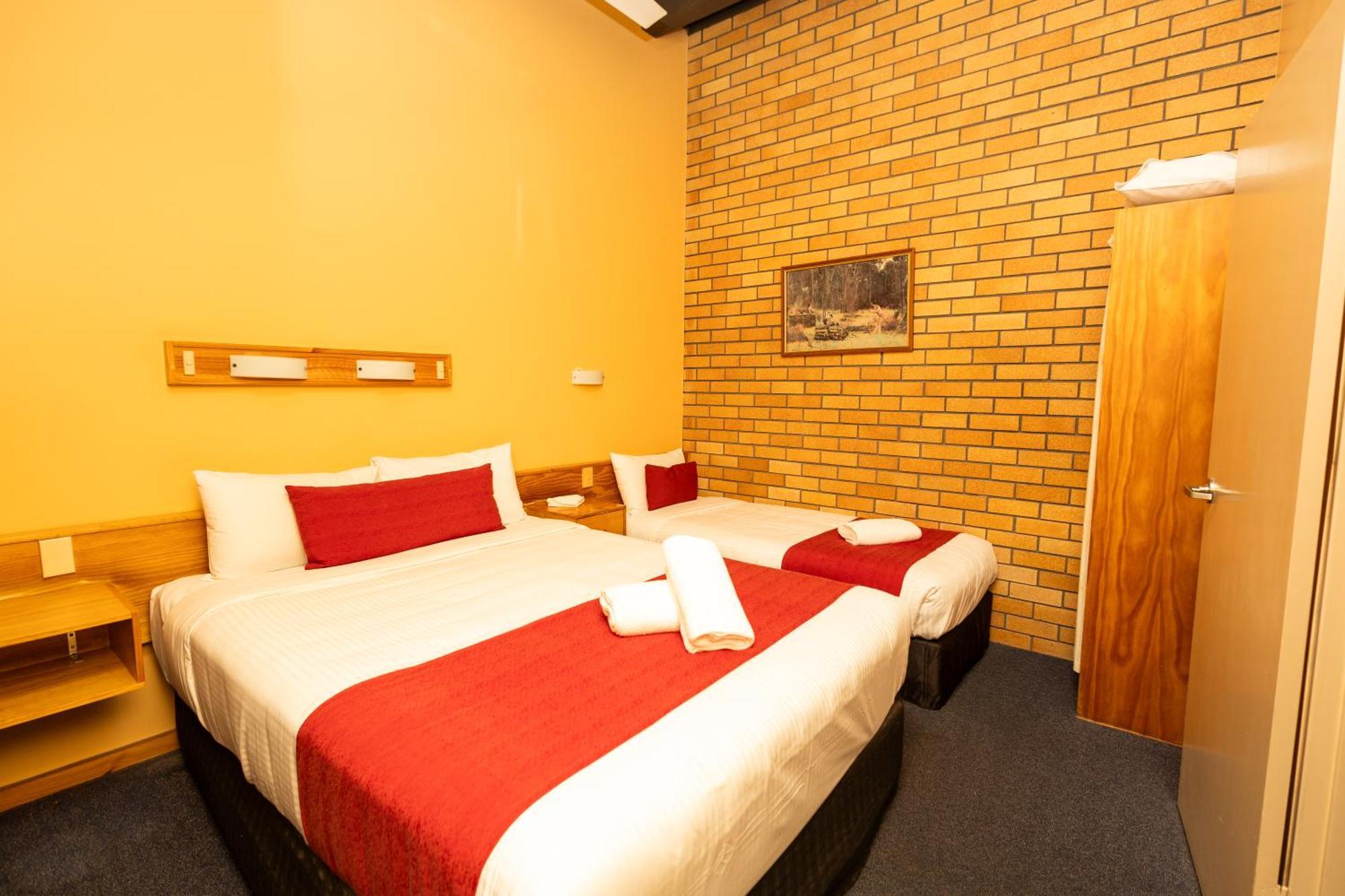 All Travellers Motor Inn Coonabarabran Exteriör bild