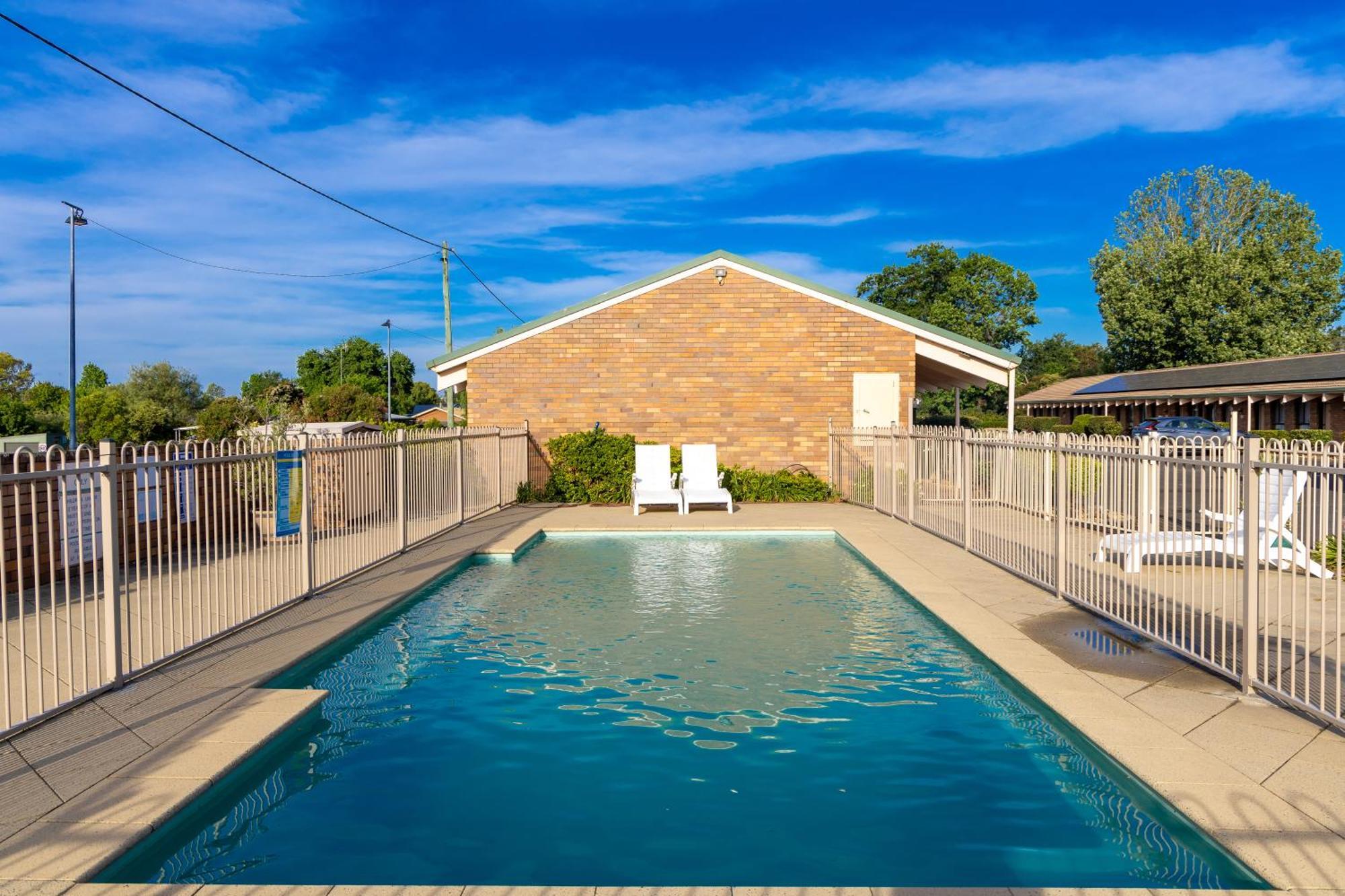 All Travellers Motor Inn Coonabarabran Exteriör bild