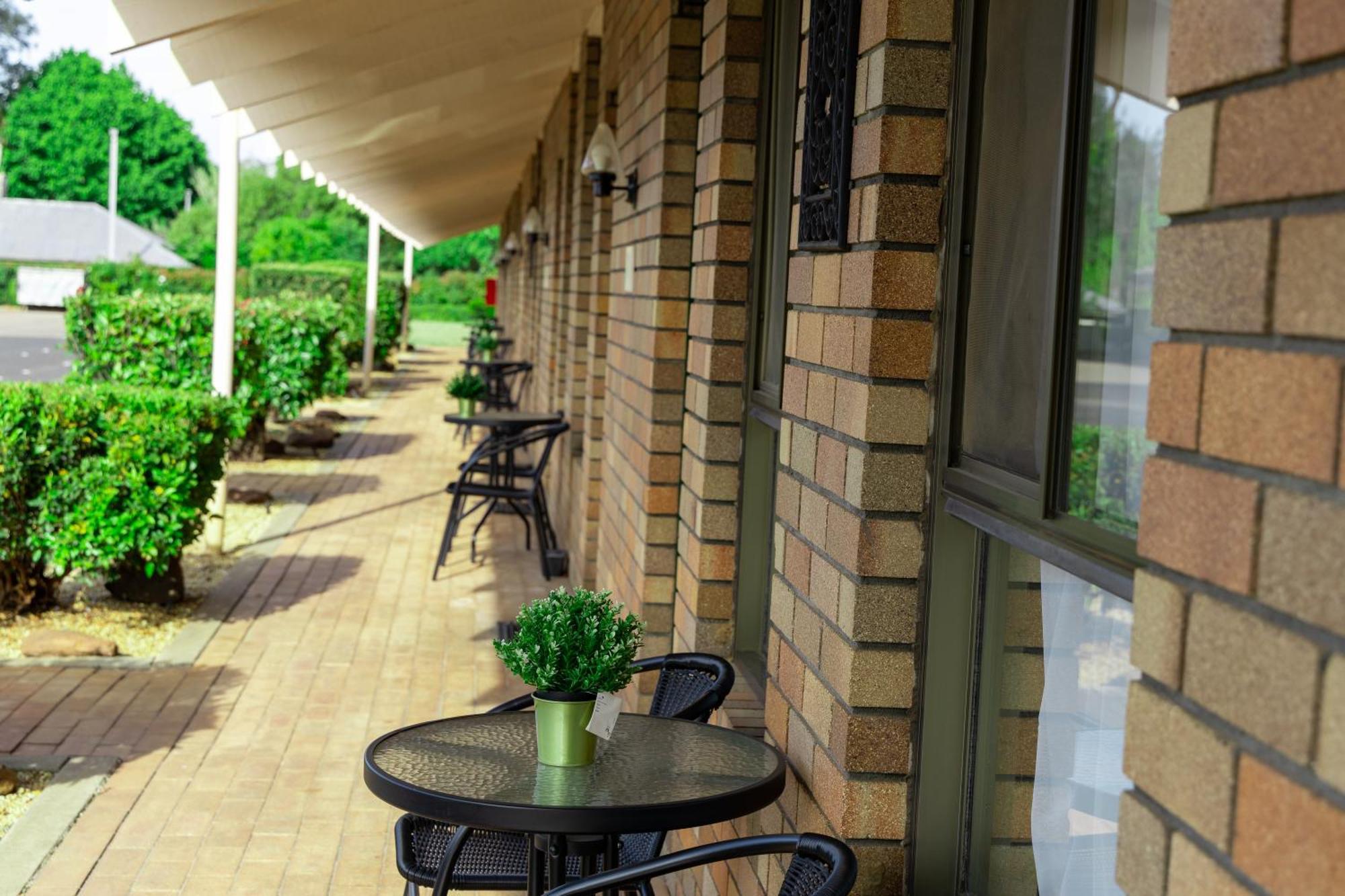 All Travellers Motor Inn Coonabarabran Exteriör bild