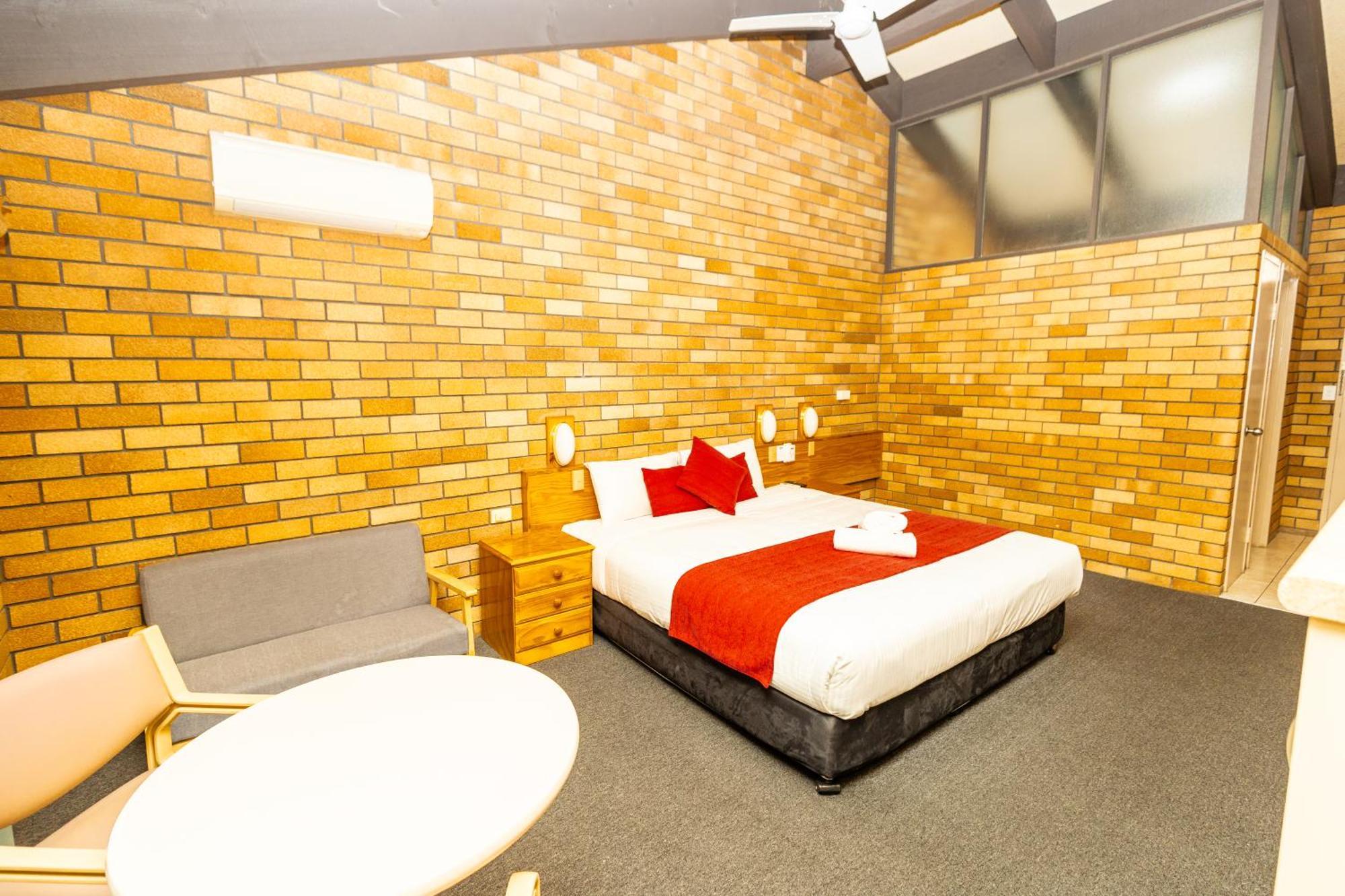 All Travellers Motor Inn Coonabarabran Exteriör bild